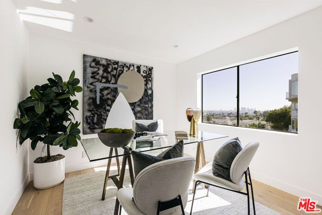 7866 Fareholm Drive, Los Angeles, CA 90046