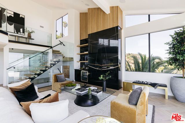 7866 Fareholm Drive, Los Angeles, CA 90046