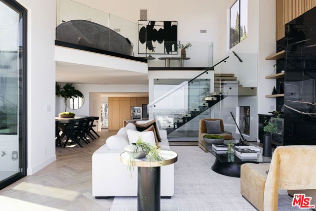 7866 Fareholm Drive, Los Angeles, CA 90046