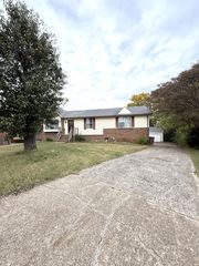3308 Shakertown Ct, Antioch, TN 37013