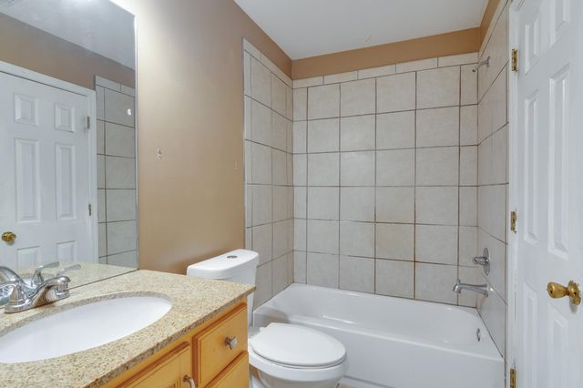 6055 HOLLYHEIGHTS CV, Millington, TN 38053