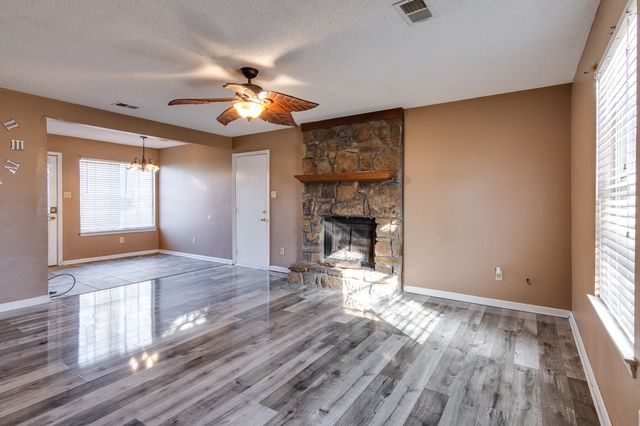 6055 HOLLYHEIGHTS CV, Millington, TN 38053