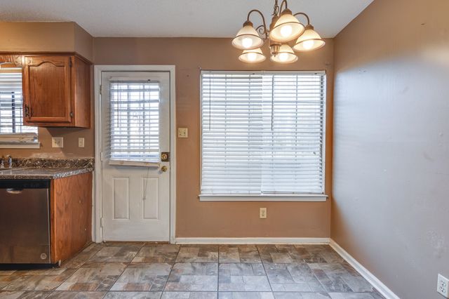 6055 HOLLYHEIGHTS CV, Millington, TN 38053