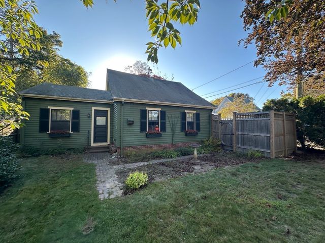 268 Court, Plymouth, MA 02360