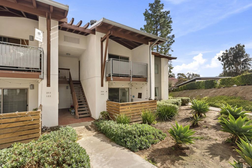 1780 S El Camino Real 104, Encinitas, CA 92024