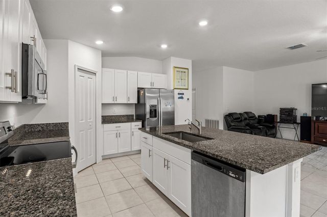 1856 RED LOOP, Lakeland, FL 33801