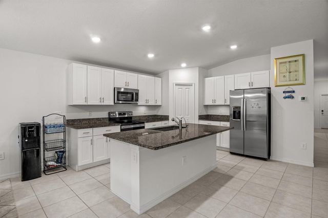 1856 RED LOOP, Lakeland, FL 33801