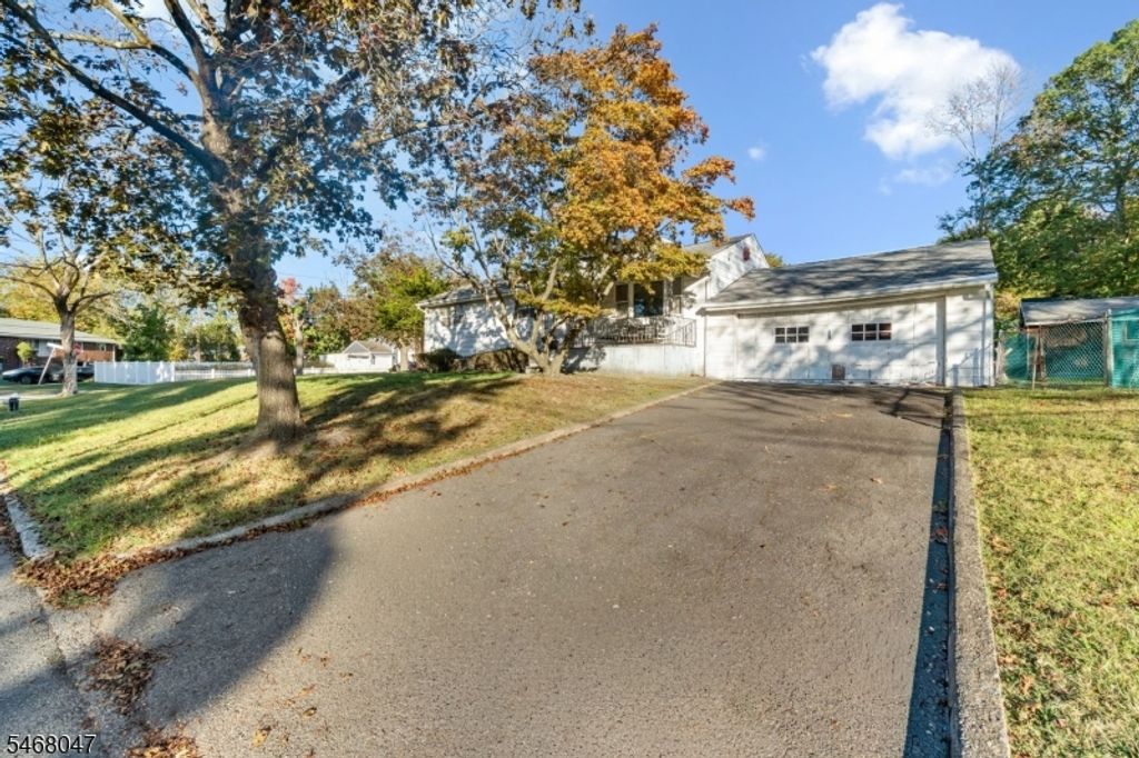 2 Overlook Ave, Little Falls Twp., NJ 07424 — exterior