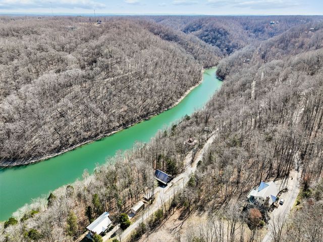 1337 Lakeside Dr, Smithville, TN 37166
