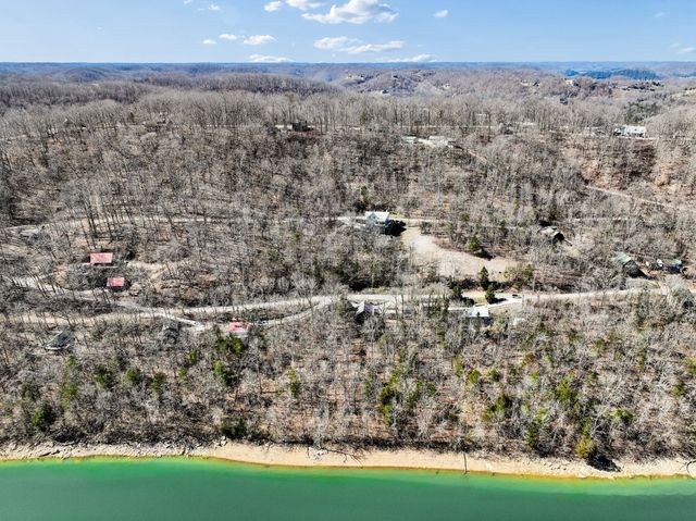 1337 Lakeside Dr, Smithville, TN 37166