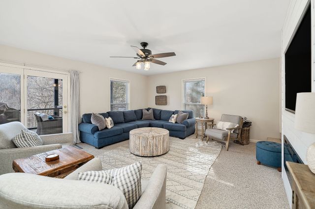 1337 Lakeside Dr, Smithville, TN 37166