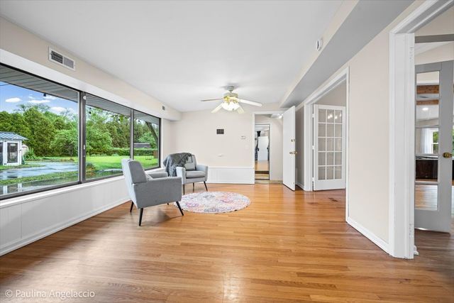 1011 W Wildwood Drive, Prospect Heights, IL 60070