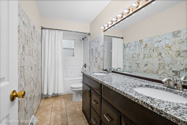 1011 W Wildwood Drive, Prospect Heights, IL 60070