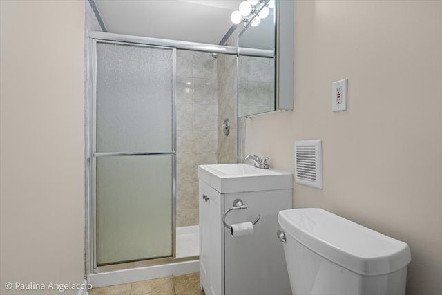 1011 W Wildwood Drive, Prospect Heights, IL 60070
