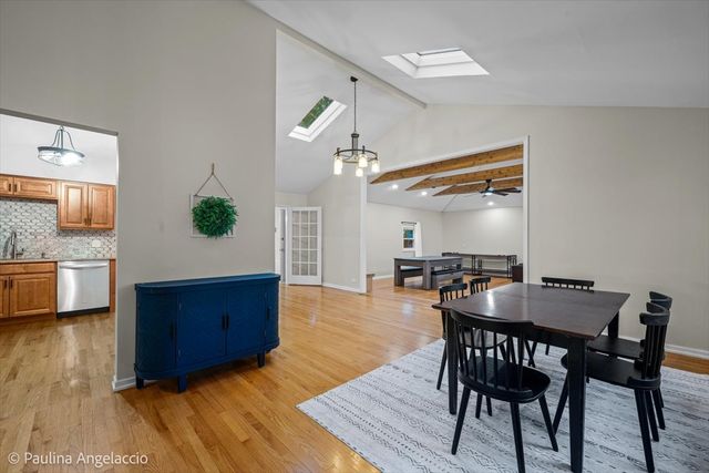 1011 W Wildwood Drive, Prospect Heights, IL 60070