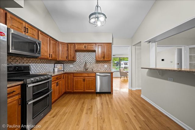 1011 W Wildwood Drive, Prospect Heights, IL 60070