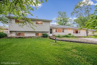 1011 W Wildwood Drive, Prospect Heights, IL 60070