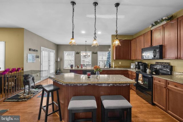 121 CHAGALL LN, Martinsburg, WV 25403