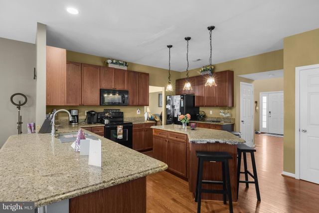 121 CHAGALL LN, Martinsburg, WV 25403