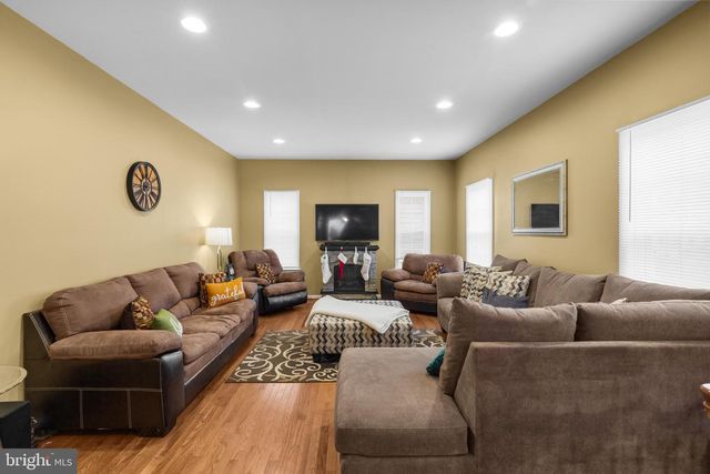 121 CHAGALL LN, Martinsburg, WV 25403