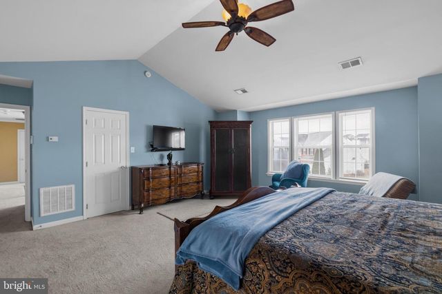 121 CHAGALL LN, Martinsburg, WV 25403