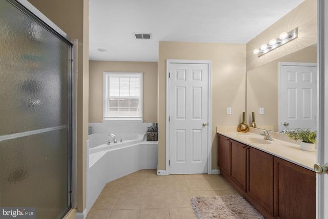 121 CHAGALL LN, Martinsburg, WV 25403