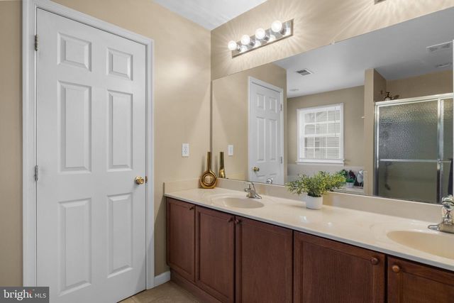 121 CHAGALL LN, Martinsburg, WV 25403