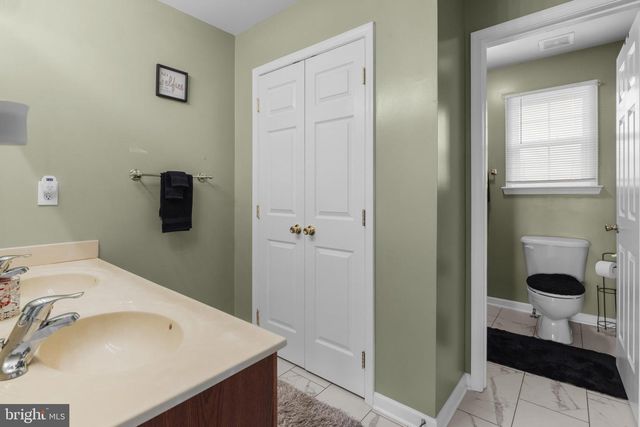 121 CHAGALL LN, Martinsburg, WV 25403