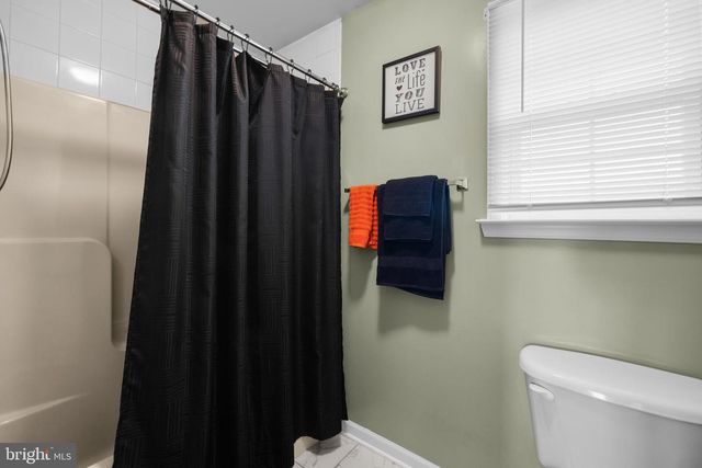 121 CHAGALL LN, Martinsburg, WV 25403