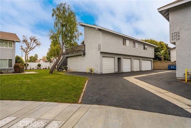 9732 Pettswood Drive Drive 12, Huntington Beach, CA 92646