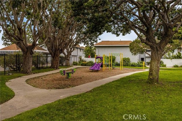 9732 Pettswood Drive Drive 12, Huntington Beach, CA 92646