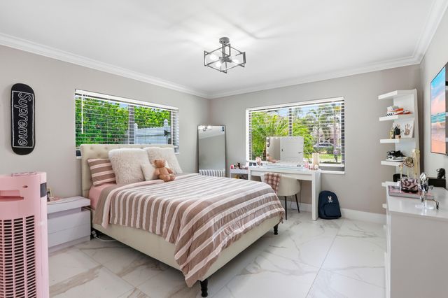 2447 SE 10th Street, Pompano Beach, FL 33062