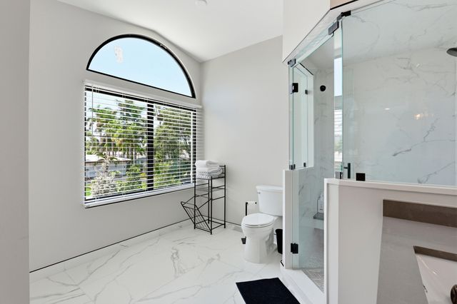 2447 SE 10th Street, Pompano Beach, FL 33062