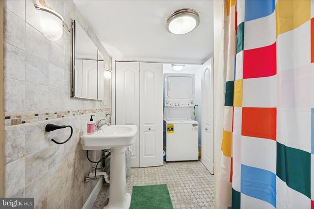 341 DICKINSON ST, Philadelphia, PA 19147