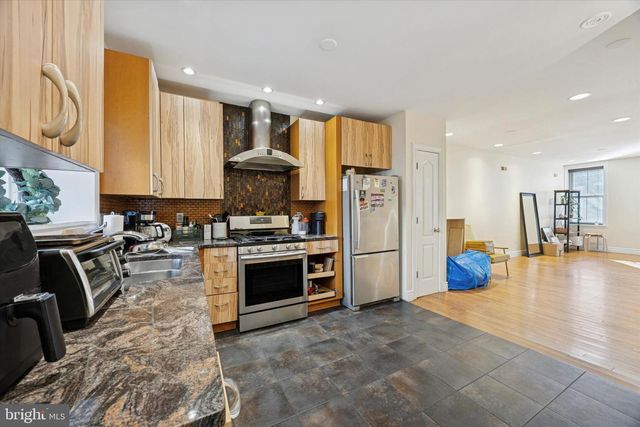 341 DICKINSON ST, Philadelphia, PA 19147