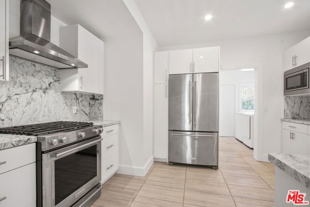 807 N Croft Avenue, Los Angeles, CA 90069