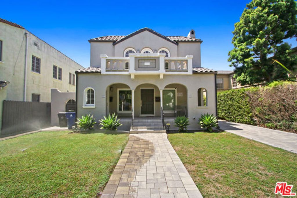 807 N Croft Avenue, Los Angeles, CA 90069