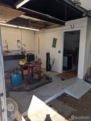 4 New Amwell Road, Hillsborough, NJ 08844