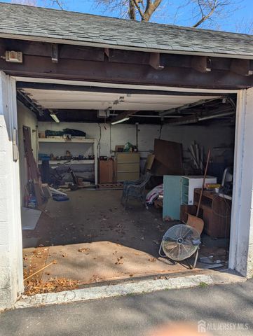 4 New Amwell Road, Hillsborough, NJ 08844