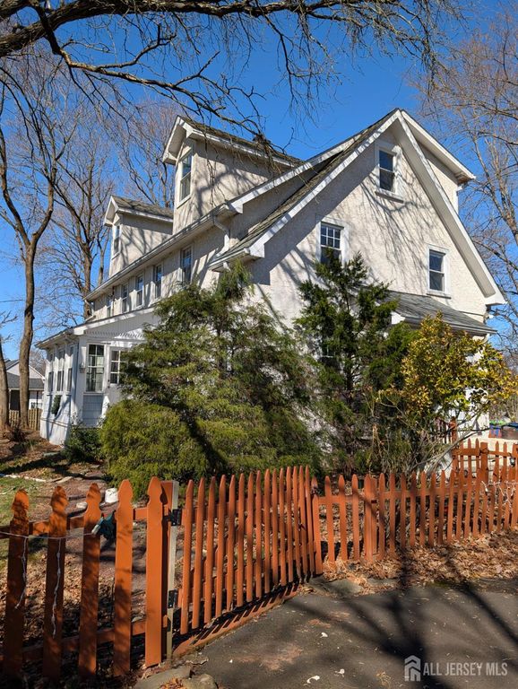 4 New Amwell Road, Hillsborough, NJ 08844