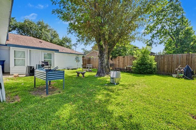 8319 Crestwood Drive, Texas City, TX 77591