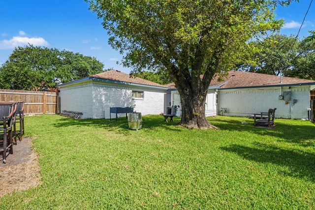 8319 Crestwood Drive, Texas City, TX 77591