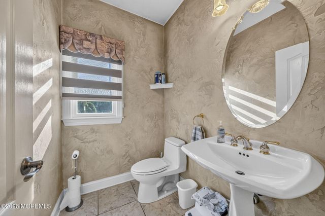 7 Ephraim Road, Millstone, NJ 08510