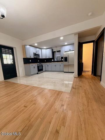 1009 5th Avenue, Troy, NY 12180