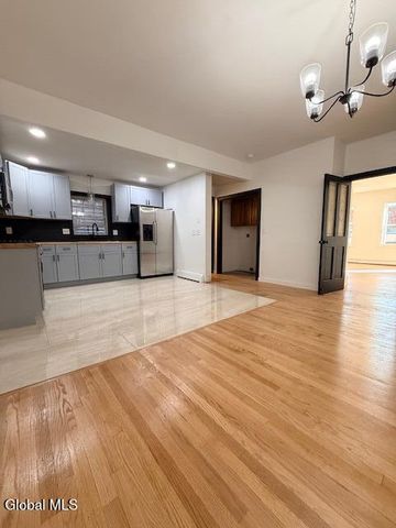 1009 5th Avenue, Troy, NY 12180