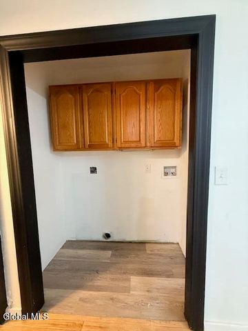 1009 5th Avenue, Troy, NY 12180