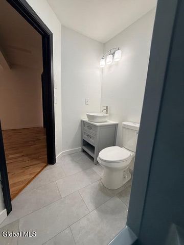 1009 5th Avenue, Troy, NY 12180