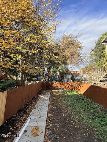 1009 5th Avenue, Troy, NY 12180