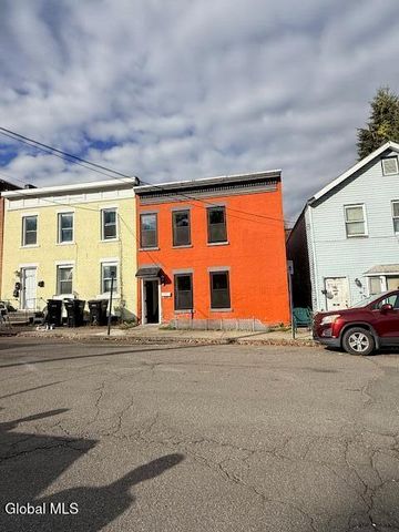 1009 5th Avenue, Troy, NY 12180