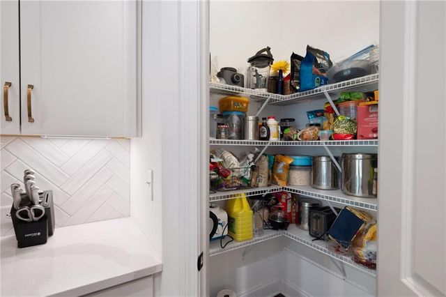 203 Holden Way, Woodstock, GA 30189